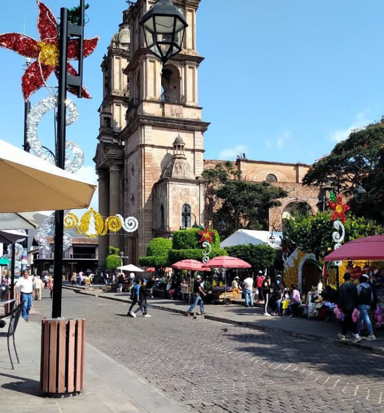 Center of Valle de Bravo near the church