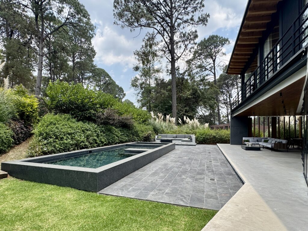 House adjacent to the forest in Avándaro, Valle de Bravo